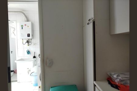 Apartamento à venda com 80m², 3 quartos e 1 vagaDependência de serviço