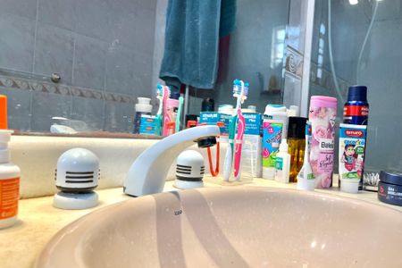 Casa à venda com 160m², 3 quartos e 2 vagas Casa à venda com 160m², 3 quartos e 2 vagasBanheiro da Suíte