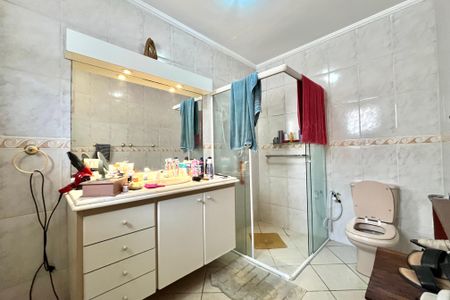 Casa à venda com 160m², 3 quartos e 2 vagas Casa à venda com 160m², 3 quartos e 2 vagasBanheiro da Suíte