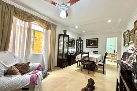 Casa à venda com 160m², 3 quartos e 2 vagas Casa à venda com 160m², 3 quartos e 2 vagasSala de Jantar