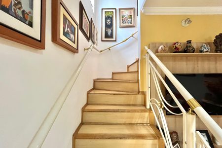 Escada de casa à venda com 3 quartos, 160m² em Vila Alexandria, São Paulo