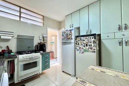 Casa à venda com 160m², 3 quartos e 2 vagas Casa à venda com 160m², 3 quartos e 2 vagasCozinha