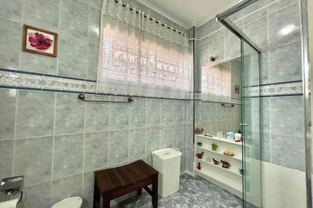 Casa à venda com 160m², 3 quartos e 2 vagas Casa à venda com 160m², 3 quartos e 2 vagasBanheiro Corredor