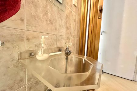 Lavabo de casa à venda com 3 quartos, 160m² em Vila Alexandria, São Paulo