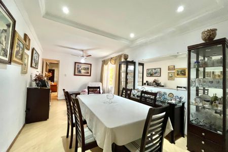 Casa à venda com 160m², 3 quartos e 2 vagas Casa à venda com 160m², 3 quartos e 2 vagasSala de Jantar