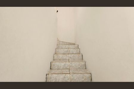 Casa à venda com 160m², 2 quartos e 4 vagasEscada