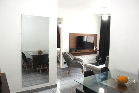 Sala de apartamento para alugar com 2 quartos, 68m² em Saboó, Santos