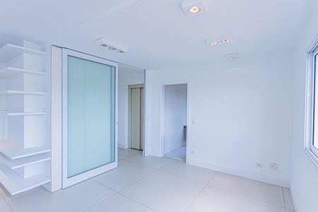 Apartamento à venda com 131m², 2 quartos e 4 vagasSala