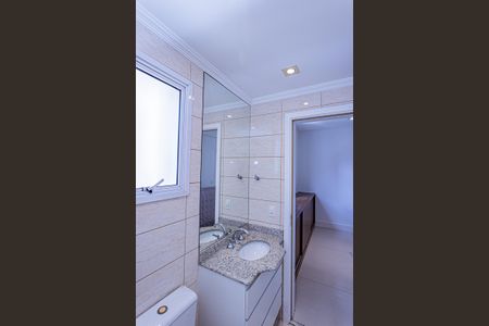 Apartamento à venda com 131m², 2 quartos e 4 vagasBanheiro suite 2