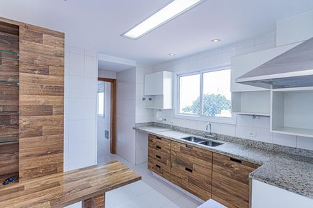 Apartamento à venda com 131m², 2 quartos e 4 vagasCozinha