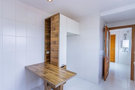 Apartamento à venda com 131m², 2 quartos e 4 vagasCozinha