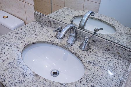 Apartamento à venda com 131m², 2 quartos e 4 vagasBanheiro suite 2