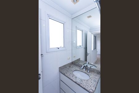 Apartamento à venda com 131m², 2 quartos e 4 vagasBanheiro suite 1