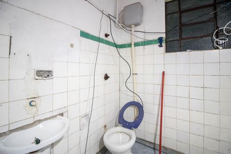 Banheiro de casa para alugar com 2 quartos, 300m² em Vila Plana, São Paulo