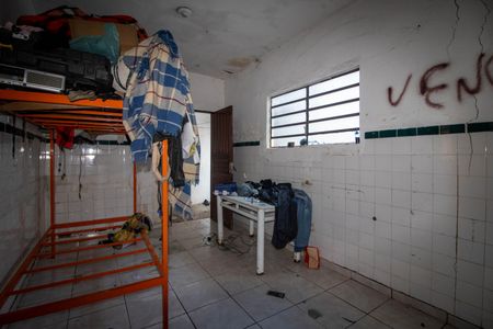 Casa para alugar com 300m², 2 quartos e 2 vagasCozinha 