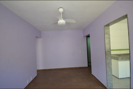 Sala de apartamento para alugar com 1 quarto, 40m² em Bento Ribeiro, Rio de Janeiro