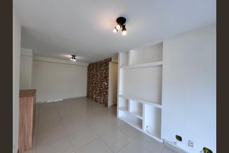 Sala de apartamento para alugar com 3 quartos, 85m² em Recreio dos Bandeirantes, Rio de Janeiro
