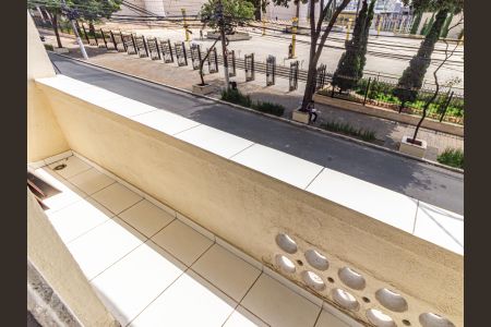 Apartamento para alugar com 94m², 2 quartos e sem vagaVaranda