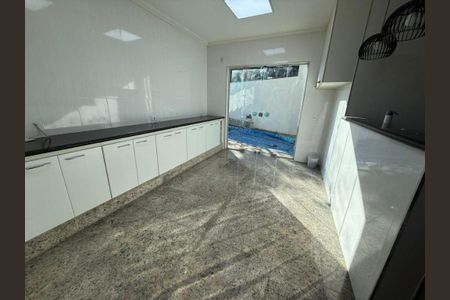 Casa para alugar com 2 quartos, 350m² em Jardim Textil, São Paulo