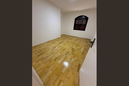 Casa para alugar com 2 quartos, 350m² em Jardim Textil, São Paulo