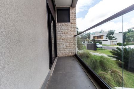 Casa de condomínio à venda com 640m², 5 quartos e 5 vagas Casa de condomínio à venda com 640m², 5 quartos e 5 vagasVaranda