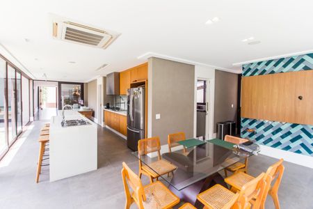 Casa de condomínio à venda com 640m², 5 quartos e 5 vagas Casa de condomínio à venda com 640m², 5 quartos e 5 vagasVaranda gourmet