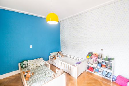 Casa de condomínio à venda com 640m², 5 quartos e 5 vagas Casa de condomínio à venda com 640m², 5 quartos e 5 vagasSuíte 3