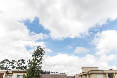 Casa de condomínio à venda com 640m², 5 quartos e 5 vagas Casa de condomínio à venda com 640m², 5 quartos e 5 vagasVista da Suíte