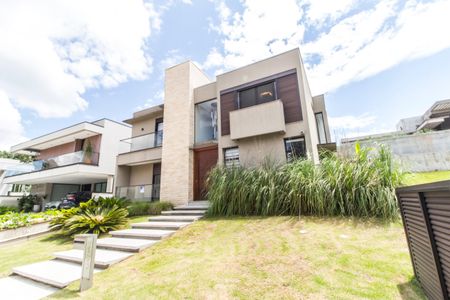 Casa de condomínio à venda com 640m², 5 quartos e 5 vagasVista da Rua