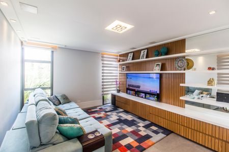 Sala  de casa de condomínio à venda com 5 quartos, 640m² em Colinas da Anhanguera, Santana de Parnaíba