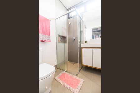 Casa de condomínio à venda com 640m², 5 quartos e 5 vagas Casa de condomínio à venda com 640m², 5 quartos e 5 vagasBanheiro da Suíte