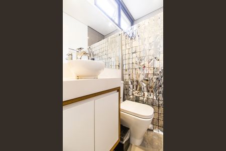 Casa de condomínio à venda com 640m², 5 quartos e 5 vagas Casa de condomínio à venda com 640m², 5 quartos e 5 vagasBanheiro