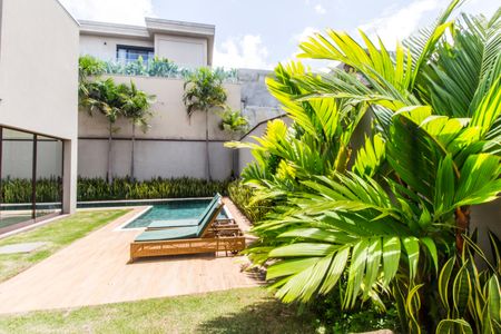 Casa de condomínio à venda com 640m², 5 quartos e 5 vagas Casa de condomínio à venda com 640m², 5 quartos e 5 vagasPiscina