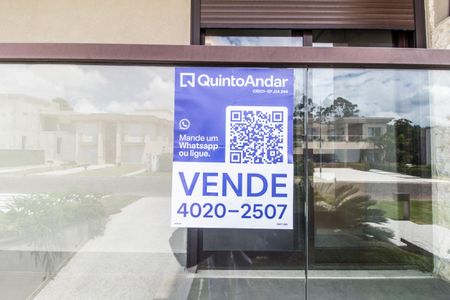 Casa de condomínio à venda com 640m², 5 quartos e 5 vagas Casa de condomínio à venda com 640m², 5 quartos e 5 vagasVista da Rua