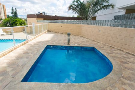 Apartamento à venda com 36m², 1 quarto e 1 vaga Apartamento à venda com 36m², 1 quarto e 1 vagaÁrea comum - Piscina