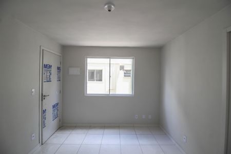 Sala de apartamento para alugar com 2 quartos, 44m² em São Benedito, Nova Iguaçu