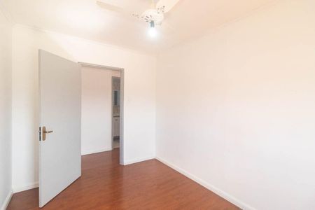 Quarto 2 de apartamento para alugar com 2 quartos, 62m² em Humaitá, Porto Alegre