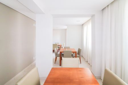 Apartamento para alugar com 45m², 2 quartos e 1 vaga Apartamento para alugar com 45m², 2 quartos e 1 vagaÁrea comum - Salão de festas