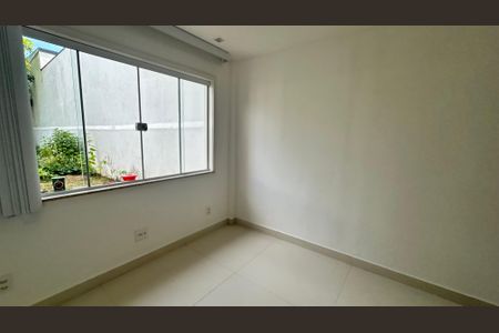 Casa à venda com 614m², 7 quartos e 8 vagas Casa à venda com 614m², 7 quartos e 8 vagasEdícula