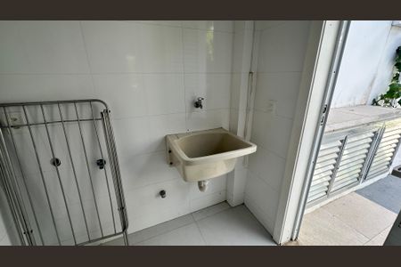 Casa à venda com 614m², 7 quartos e 8 vagas Casa à venda com 614m², 7 quartos e 8 vagasEdícula