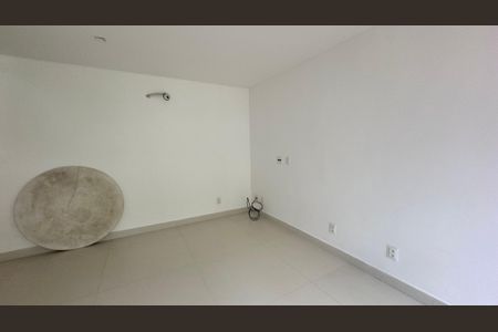 Casa à venda com 614m², 7 quartos e 8 vagas Casa à venda com 614m², 7 quartos e 8 vagasEdícula