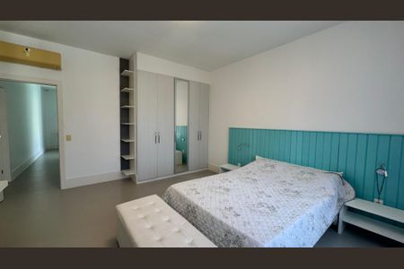 Casa à venda com 614m², 7 quartos e 8 vagas Casa à venda com 614m², 7 quartos e 8 vagasQuarto 1