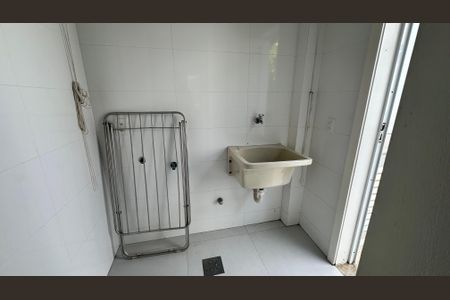 Casa à venda com 614m², 7 quartos e 8 vagas Casa à venda com 614m², 7 quartos e 8 vagasEdícula