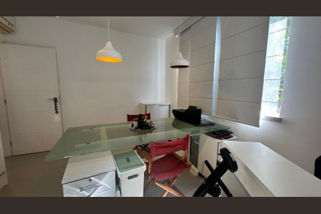 Casa à venda com 614m², 7 quartos e 8 vagas Casa à venda com 614m², 7 quartos e 8 vagasQuarto 4