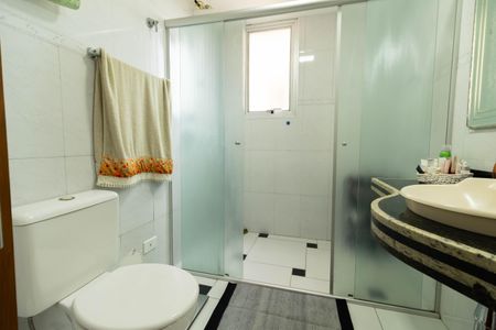 Apartamento à venda com 78m², 2 quartos e 2 vagasBanheiro da Suíte