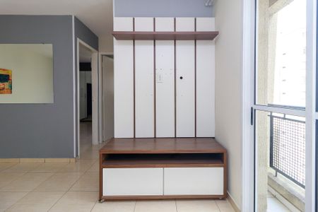 Sala de apartamento para alugar com 2 quartos, 56m² em Vila das Belezas, São Paulo