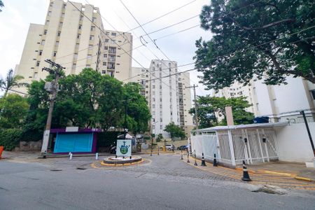 Apartamento para alugar com 57m², 2 quartos e 1 vaga Apartamento para alugar com 57m², 2 quartos e 1 vagaFachada