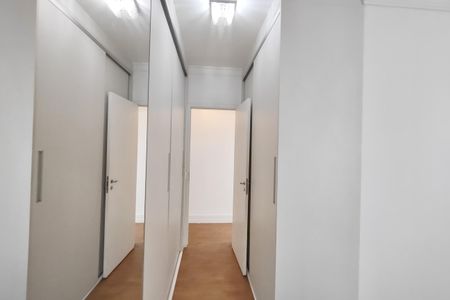 Apartamento para alugar com 162m², 3 quartos e 3 vagas Apartamento para alugar com 162m², 3 quartos e 3 vagasCloset da suíte 1