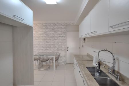 Apartamento para alugar com 162m², 3 quartos e 3 vagas Apartamento para alugar com 162m², 3 quartos e 3 vagasCozinha
