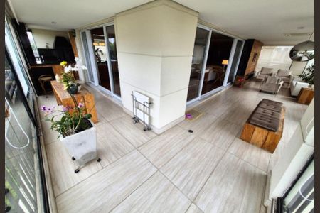 Apartamento à venda com 208m², 3 quartos e 4 vagasFoto 03